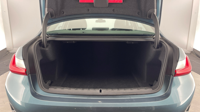 BMW 3 Series 320i SE 4dr Step Auto Petrol Saloon